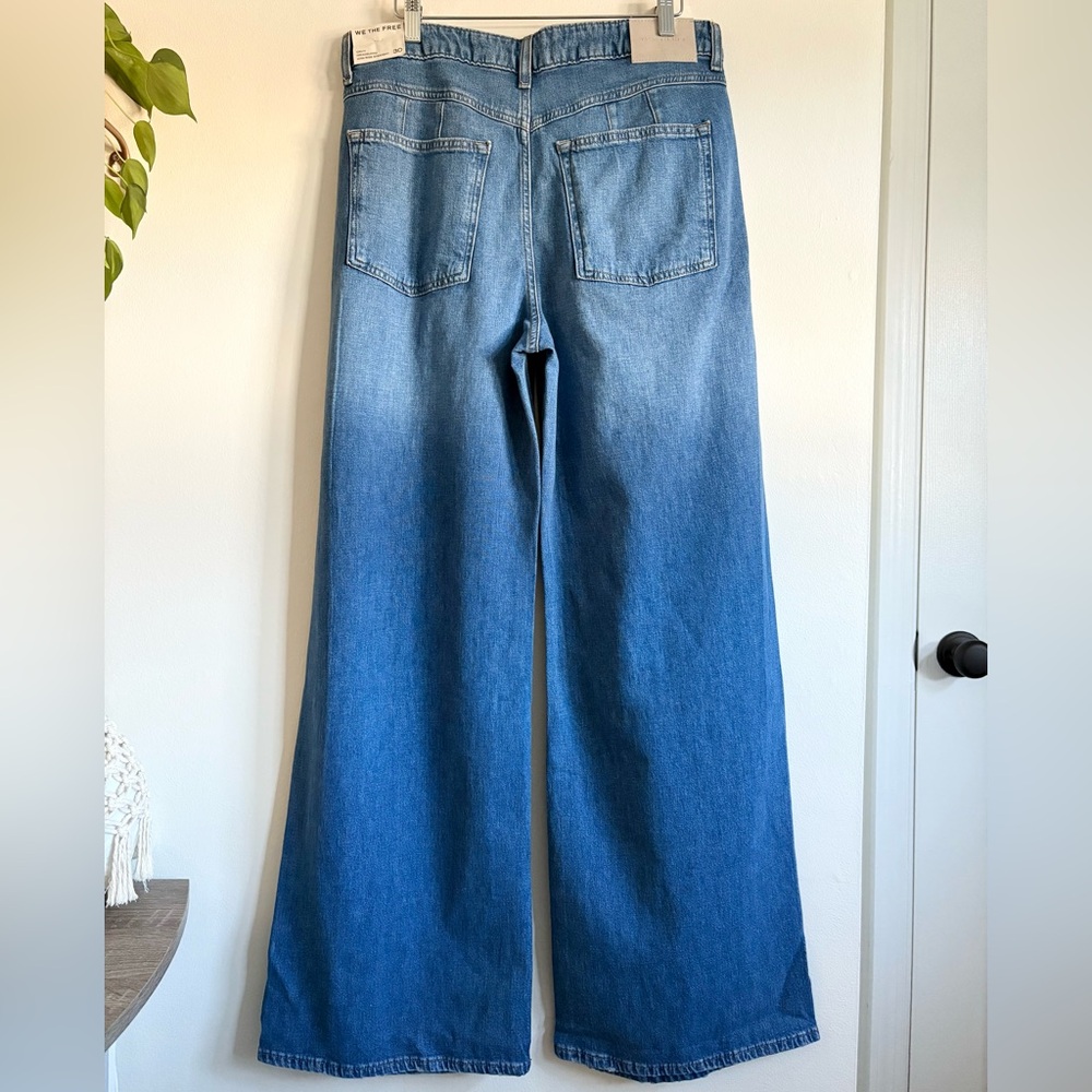 We The Free CRVY Graceland Low Rise Straight Jeans in Country Blue NEW - Picture 4 of 5